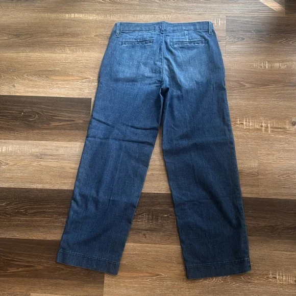 Frank & Eileen Westport ITALIAN DREAM™ LIGHT DENIM in 1984 Wash - Picture 3 of 3